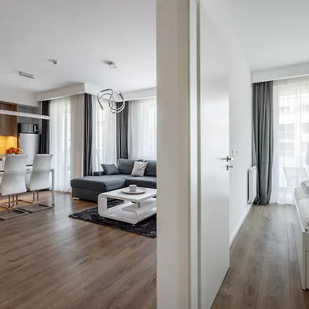 Corvex Apartment With Balcony Budapest Exterior photo