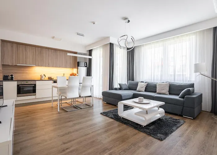 Corvex Apartment With Balcony